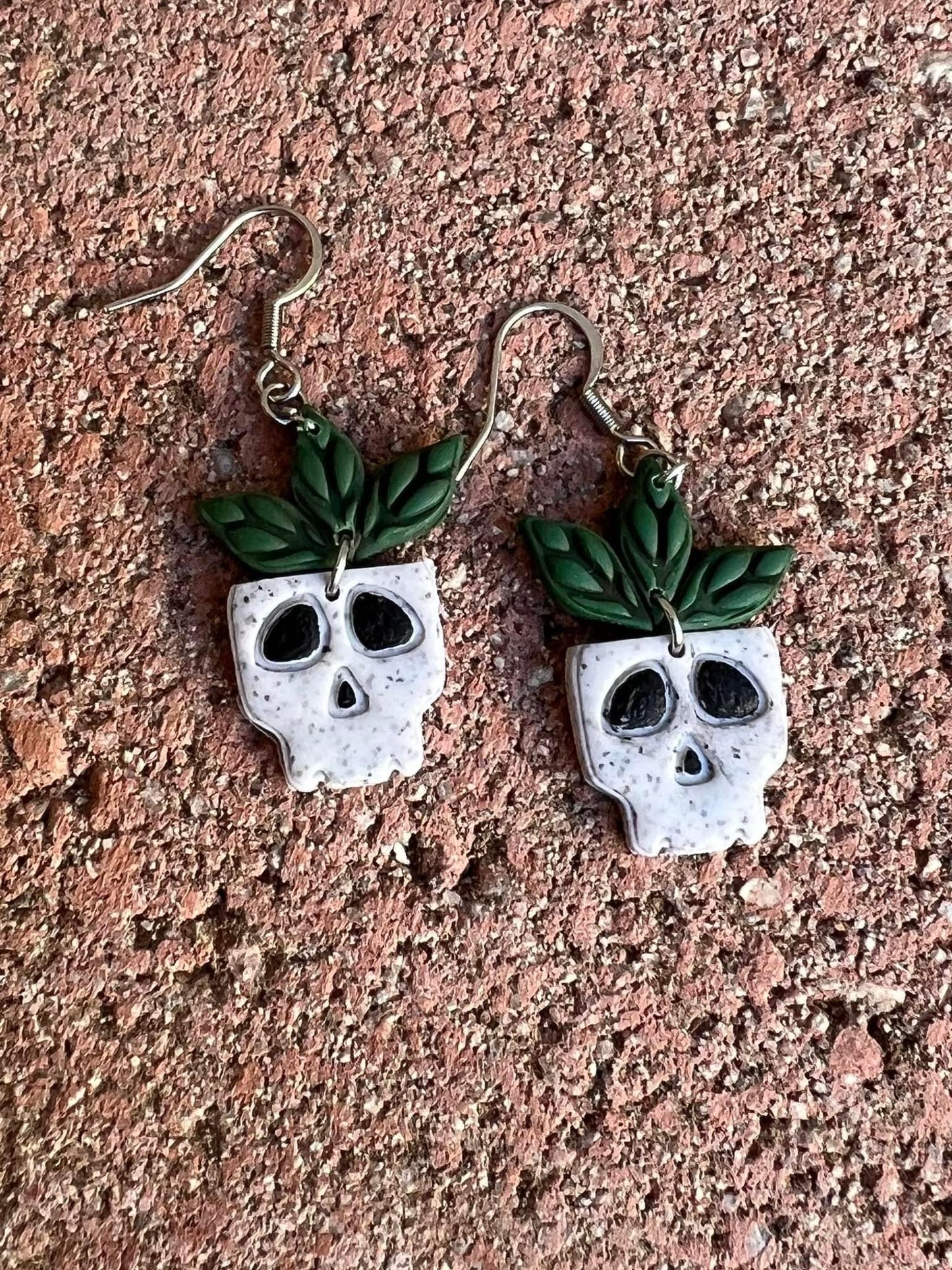 Skull Vase Dangles