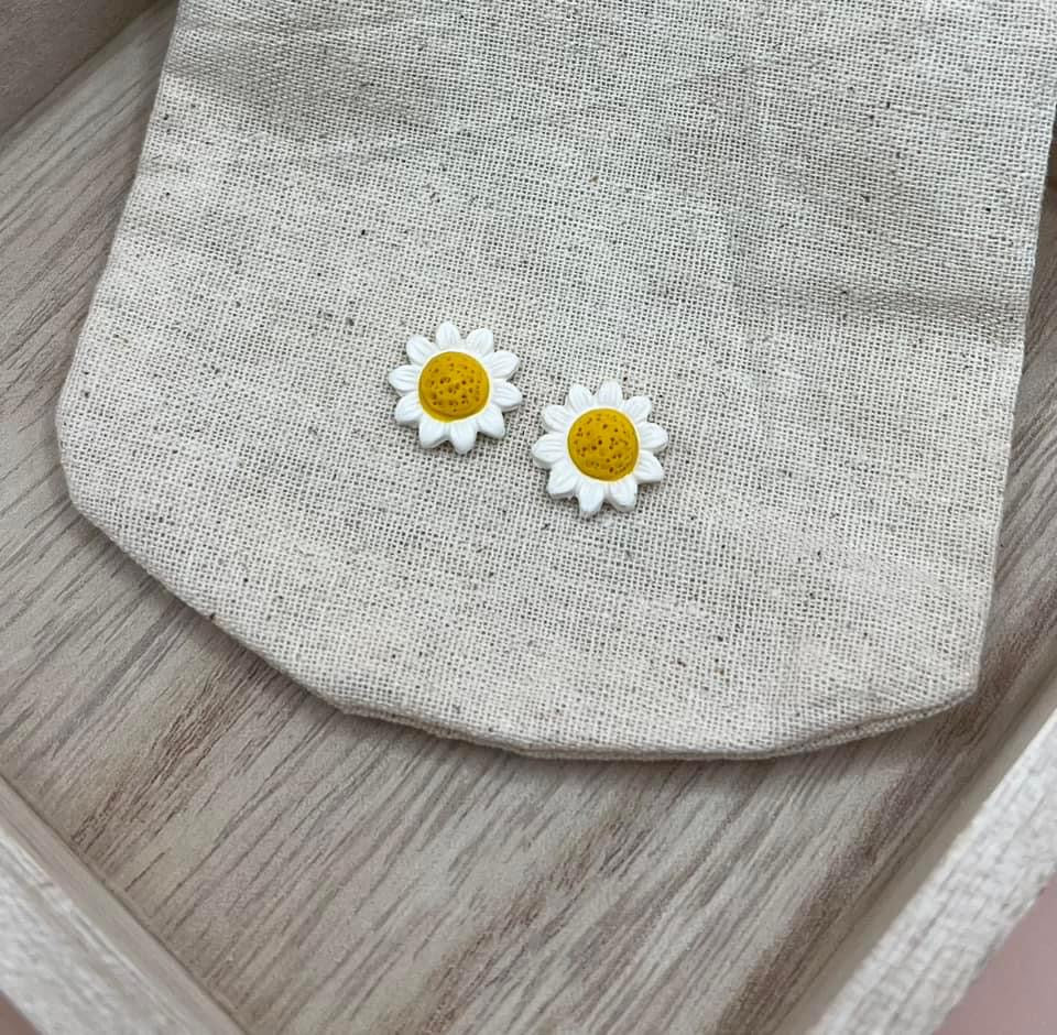 Baby Daisy studs