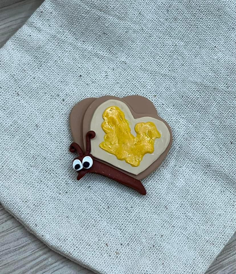 Bread and Butterfly pin