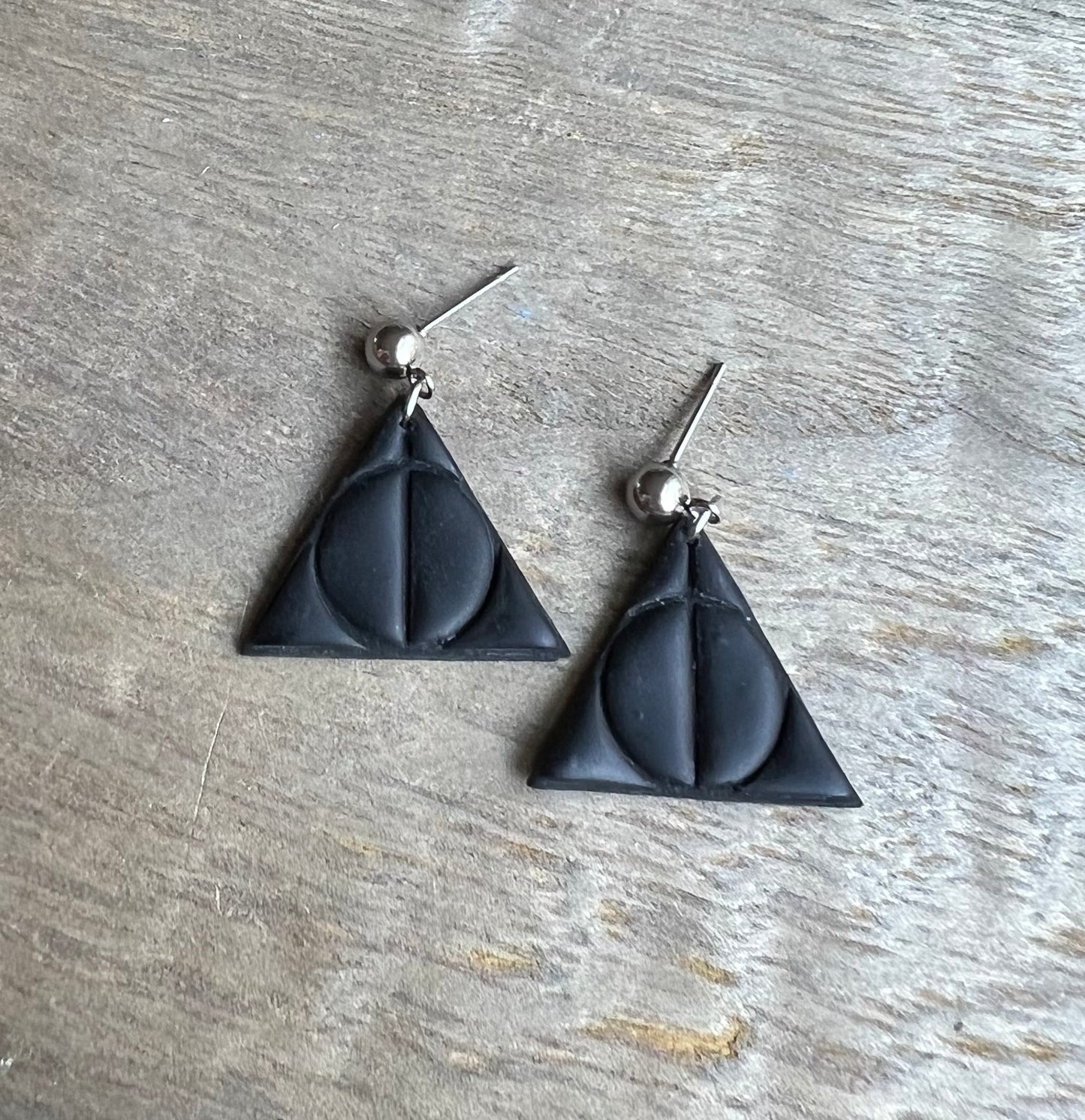 Deathly Hallows Earrings (Black)